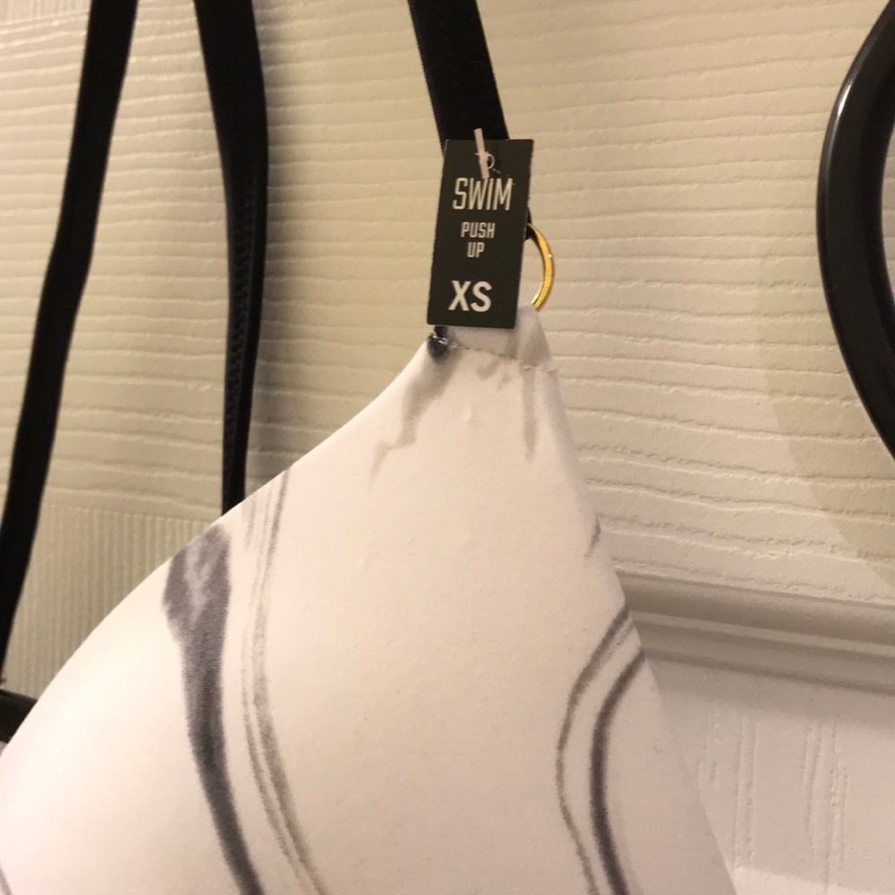 Top only 💖VS PINK Bikini Triangle Halter - Picture 3 of 6